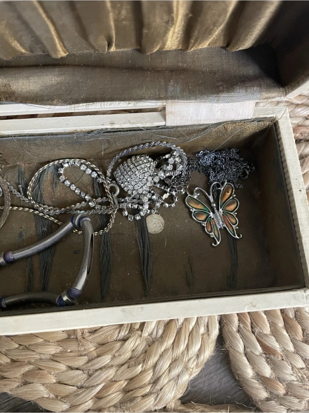 Vintage Lot Silver tone & Jewelry Box - Picture 7 of 8